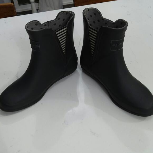 London Fog women's Chelsea rain boot Piccadilly black size 8 Garden fall sleek - Picture 3 of 7
